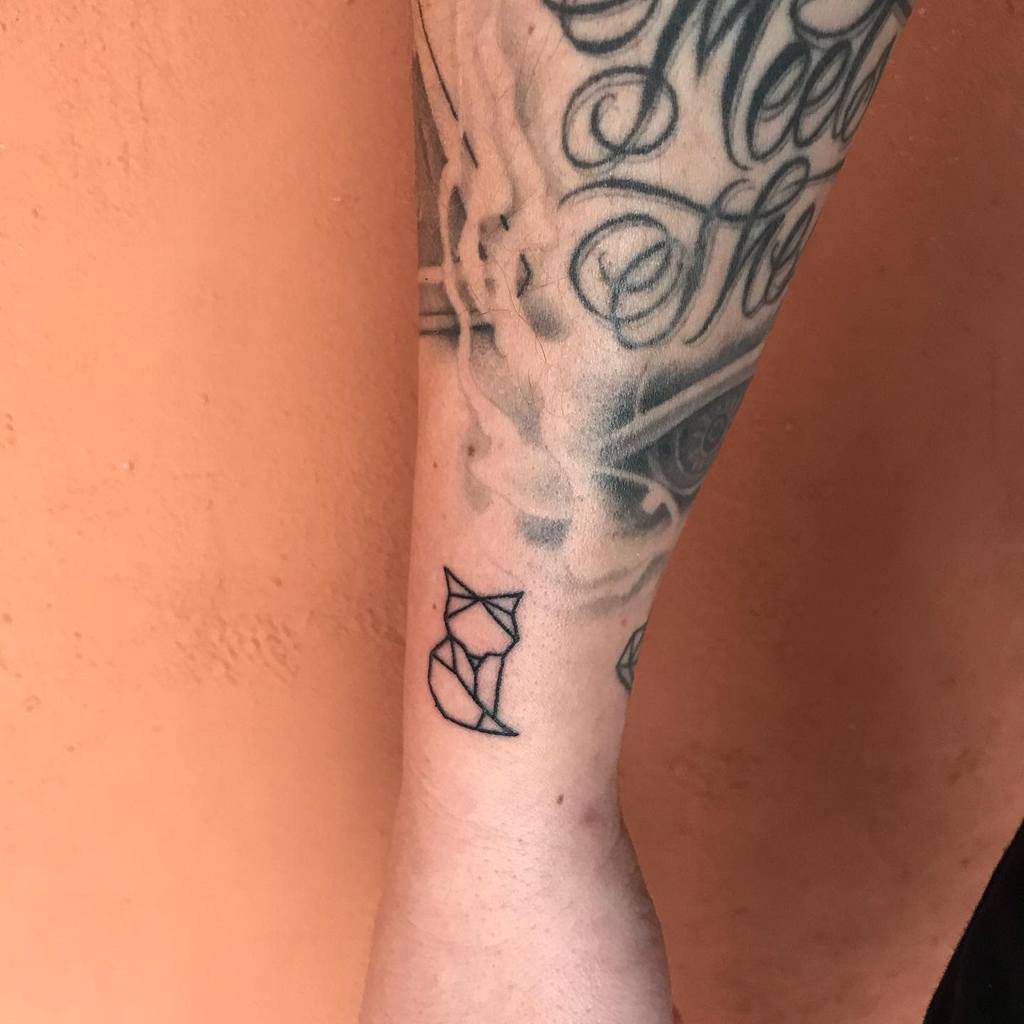 Small Geometric Fox Tattoo kennethsenff