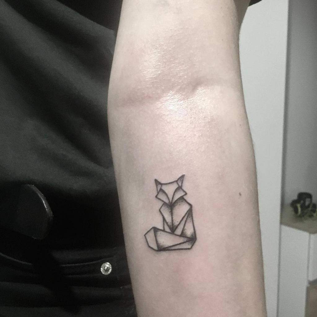 Small Geometric Fox Tattoo suflety_z_palety