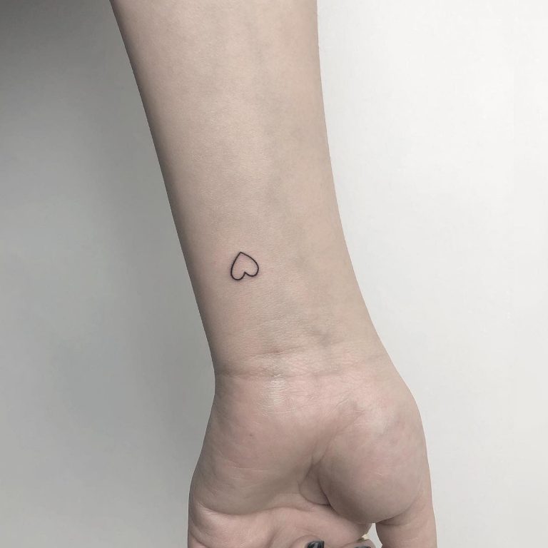 Minimalist Heart Outline Tattoo Ideas for a Subtle Look