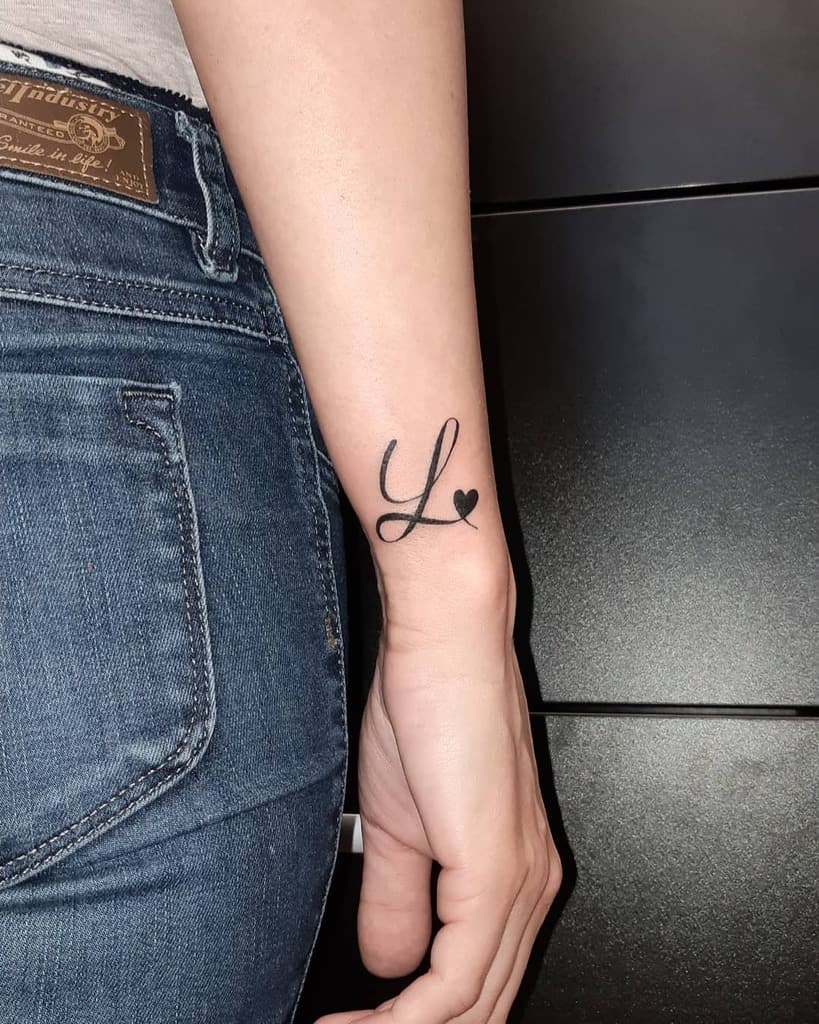 Small Heart Wrist Tattoos Zele.tattoo.piercing