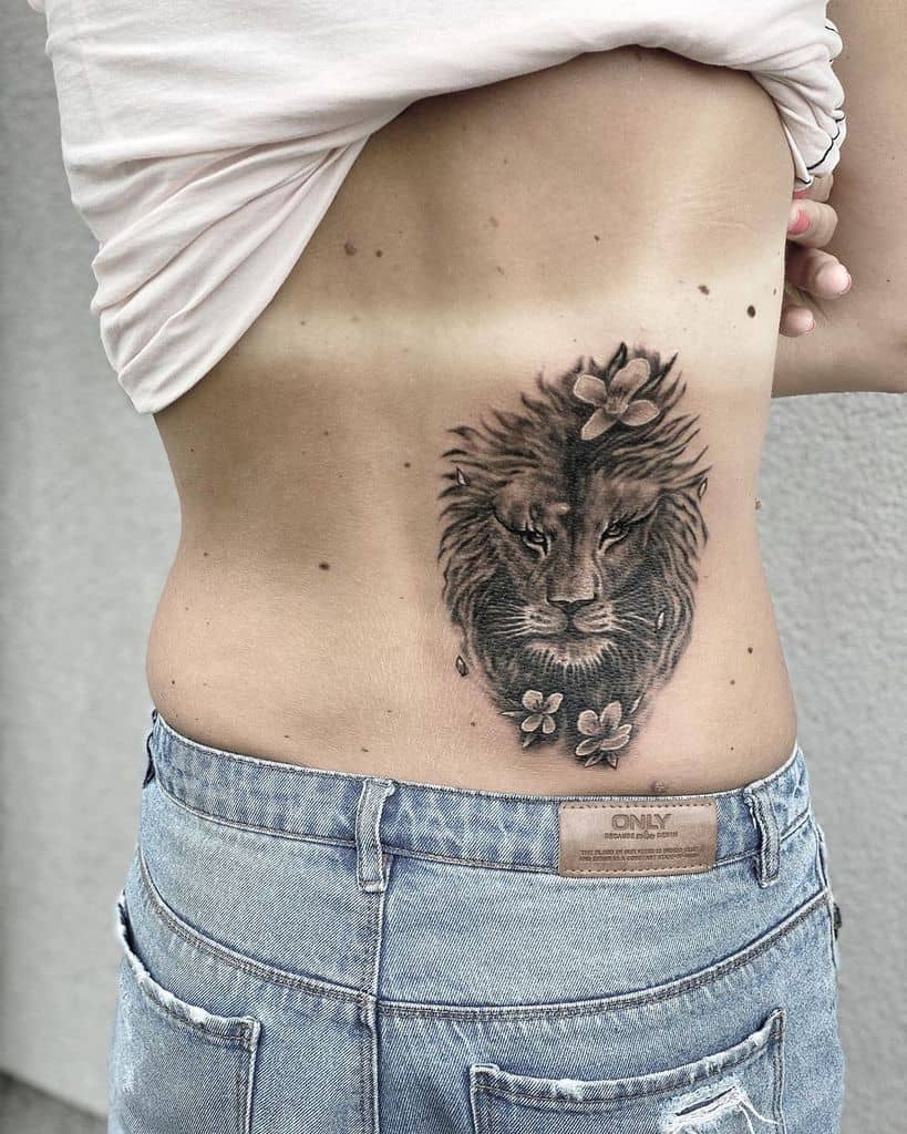 Small Lion Back Tattoos dimitarzlatanovhenry