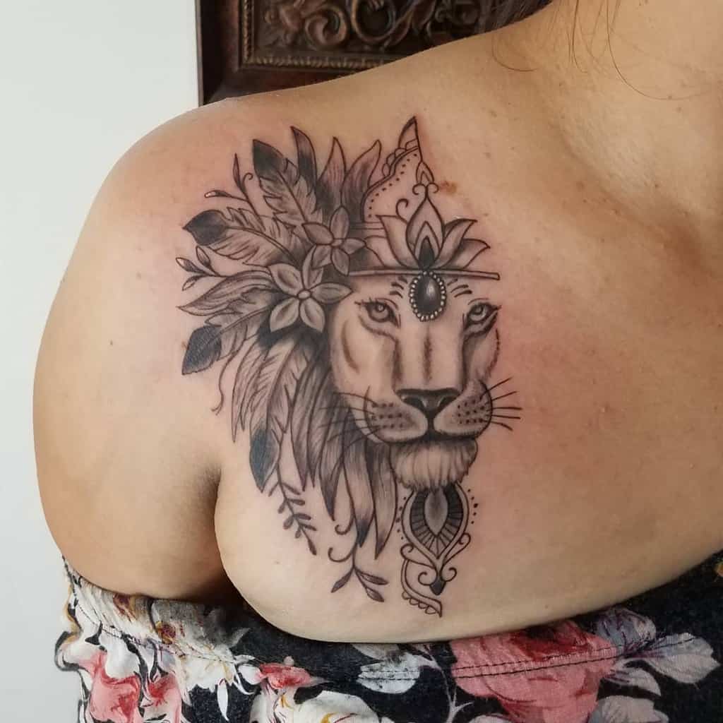 Small Lion Shoulder Tattoos juliozorlak