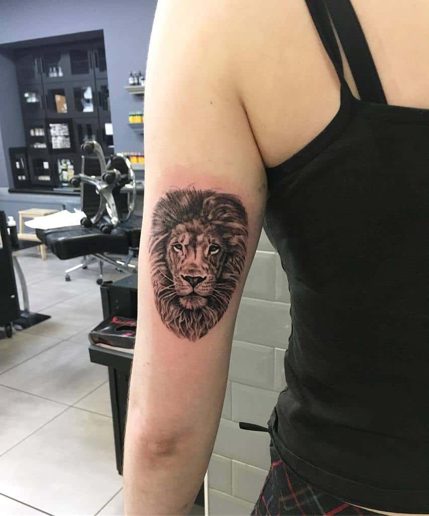 Small Lion Upperarm Tattoos bexmamo