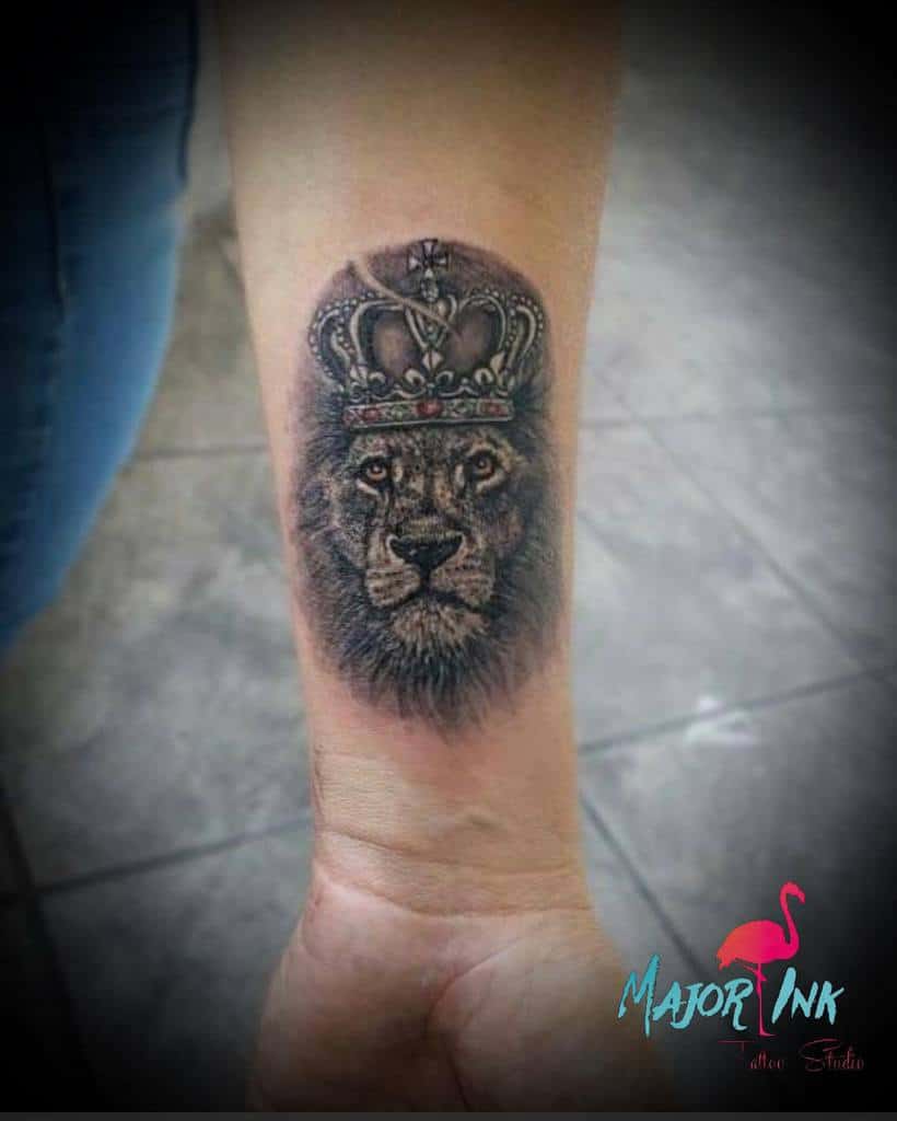 3D The Canvas Arts Temporary Tattoo Waterproof For Men Women Wrist Arm Hand  Thighs Tattoo TBS-8405(Lion Face Tattoo) Size 19X12cm : Amazon.in: Beauty