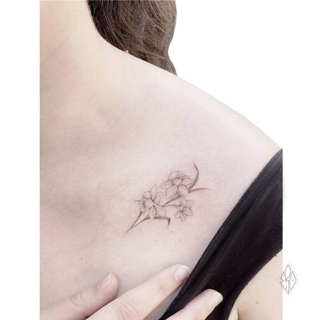 Small Shoulder Tattoo For Women Ero11tattoo