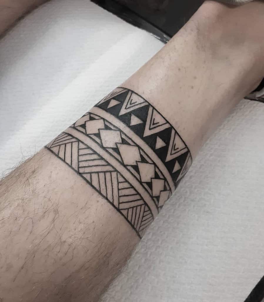 Small Tribal Ankle Tattoos rafa_ferrari_tattoo