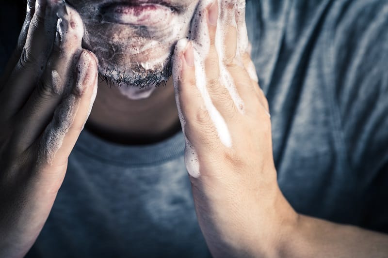 Soap-How-To-Get-Flake-Free-Beard-Dandruff-101