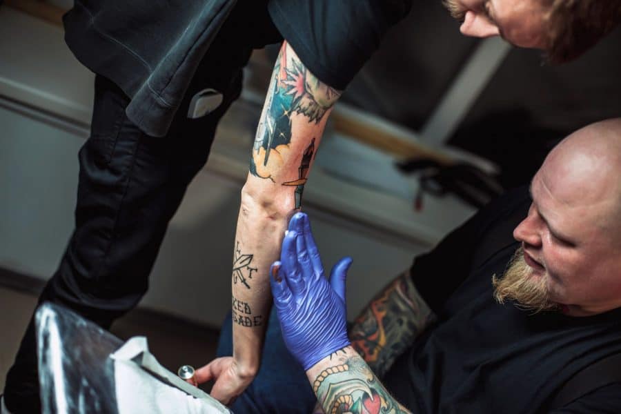 Tattoo Artist Cleanses Skin