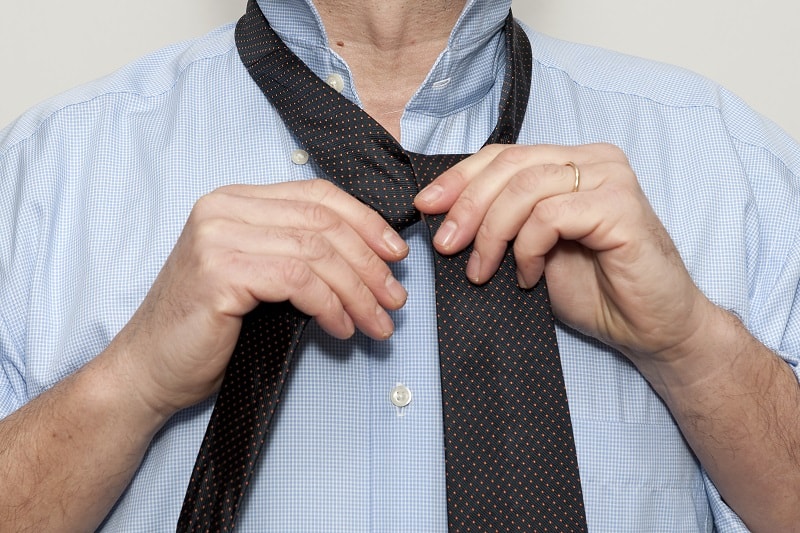 Tie-Knots-to-Choose-a-Tie-for-a-Suit
