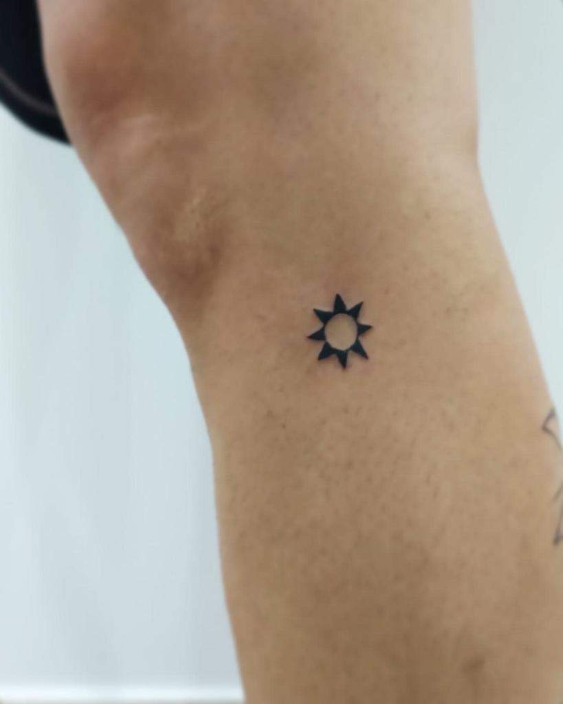 Tiny Simple Sun Tattoo lorena_lopezfdz