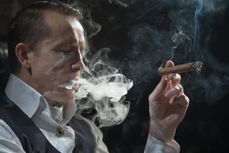 How To Smoke A Cigar Like An Aficionado - Cigars 101