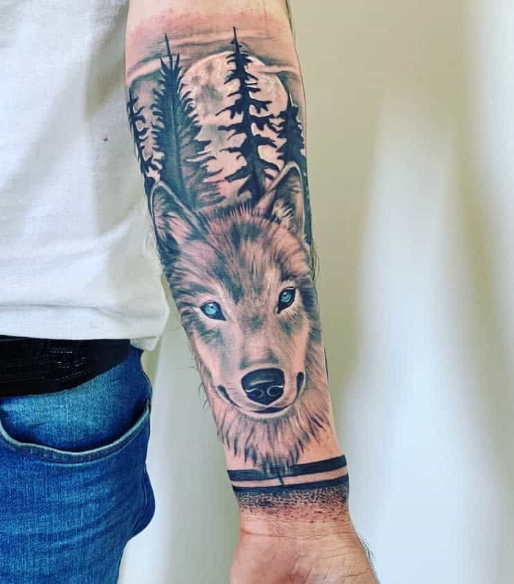 Tree Arm with Wolf Tattoo claudyna_the_skin_bar_hamburg
