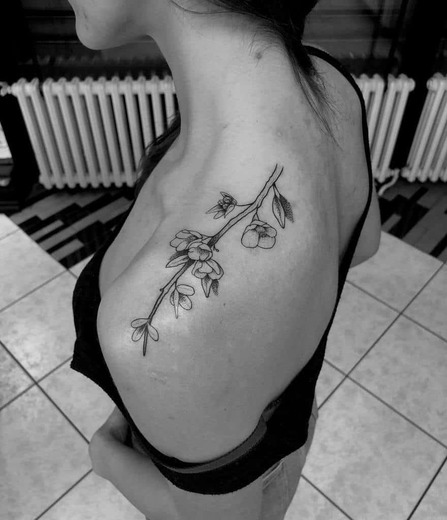 Tree Branch Shoulder Tattoo oskartattooer