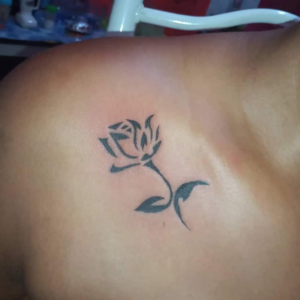 Tribal Flower Shoulder Tattoo lucas_tattoo__