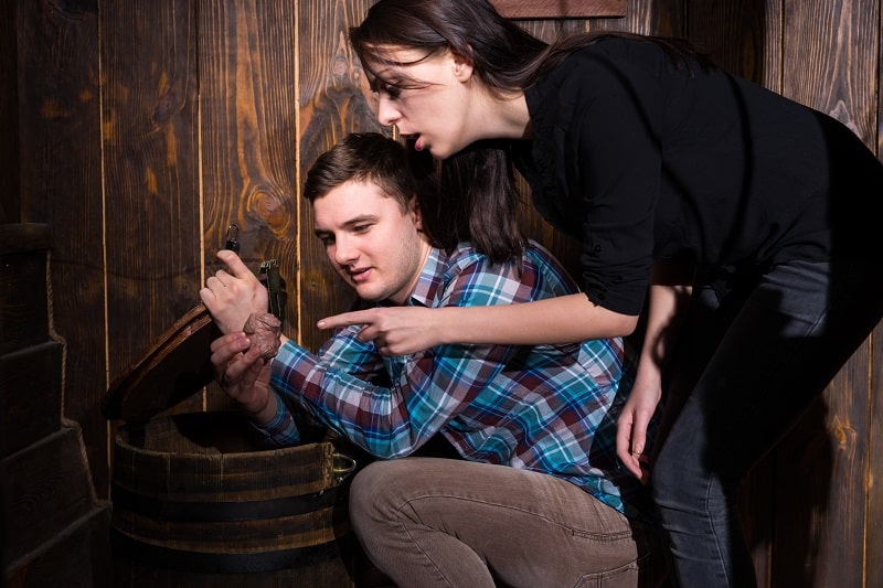 Try-an-Escape-Room-Valentines-Day-Date-Ideas