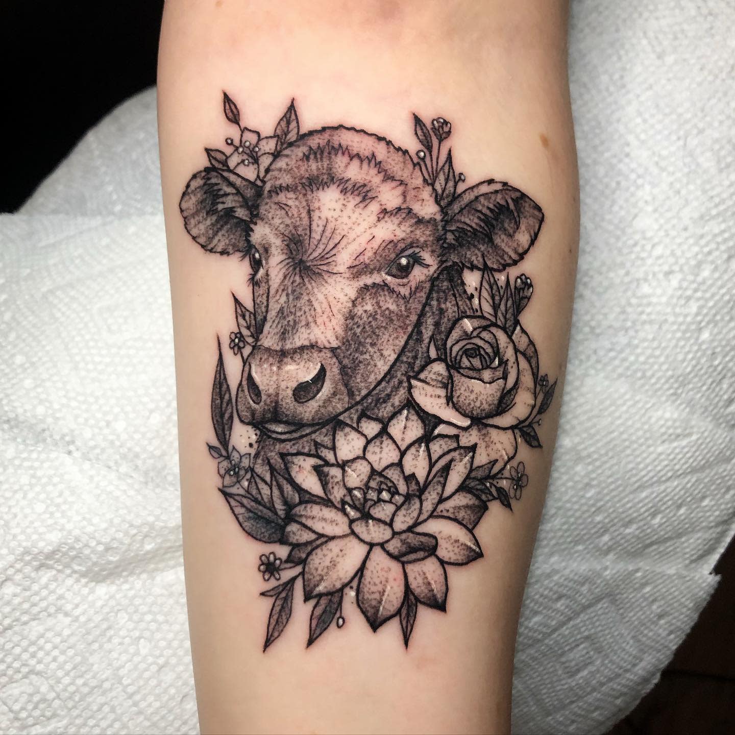 12 Minimalist Cow Tattoo Ideas To Inspire You  alexie