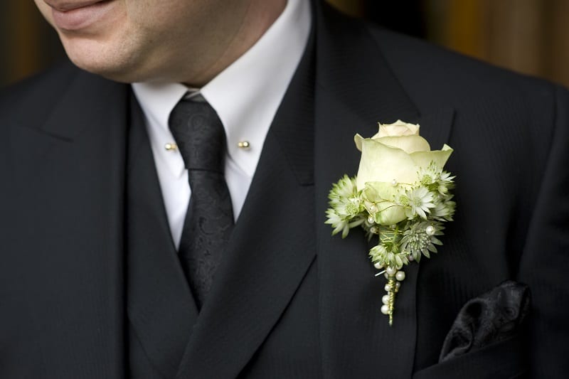 Can You Wear A Red Tie To A Funeral