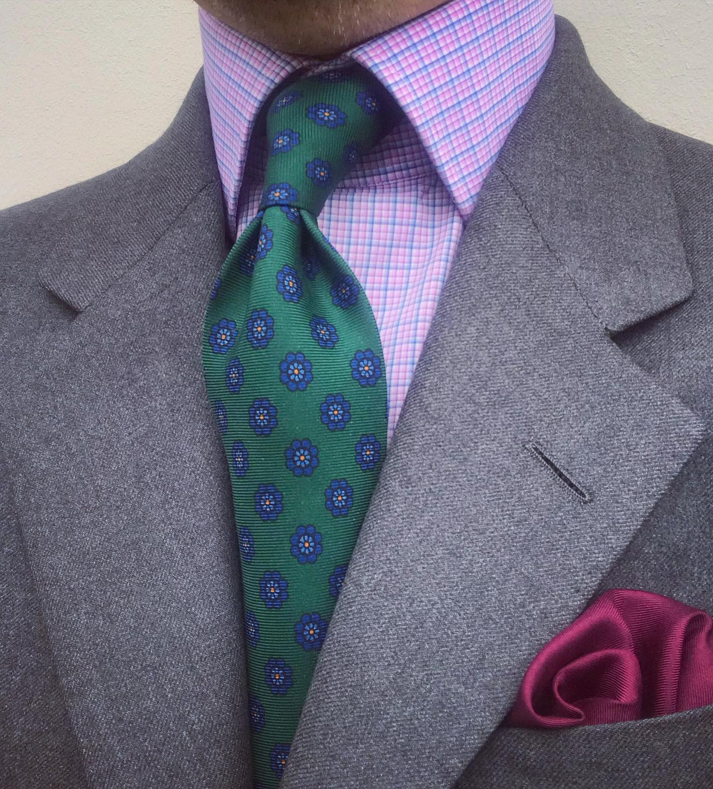 Green Tie With Grey Suit -masssalon_possanner