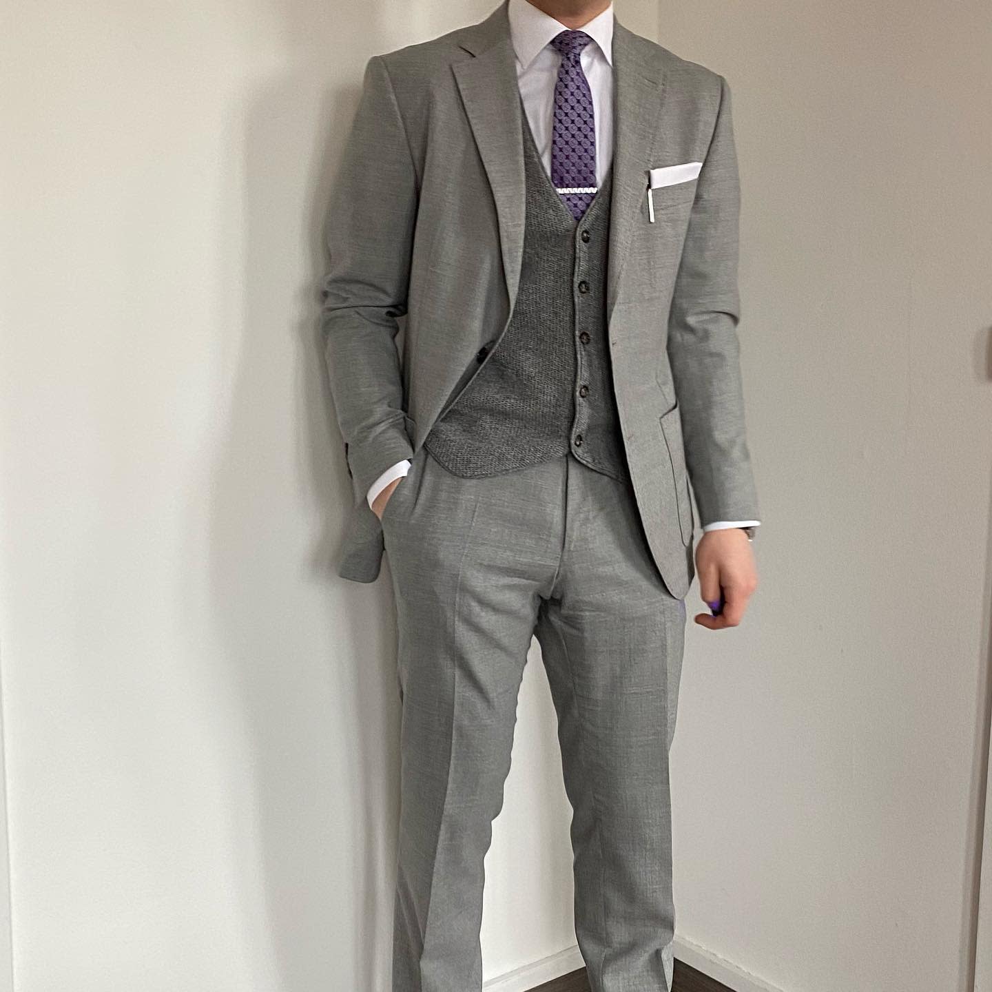 Purple Tie With Grey Suit -sikis_outfits