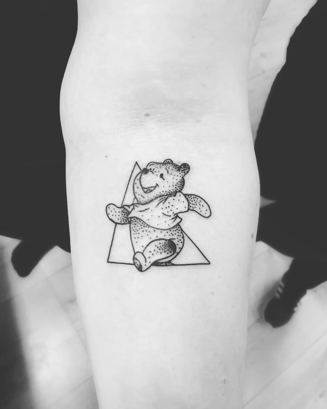 Tatuaje sencillo de Winnie the Pooh -bambie_tattoo
