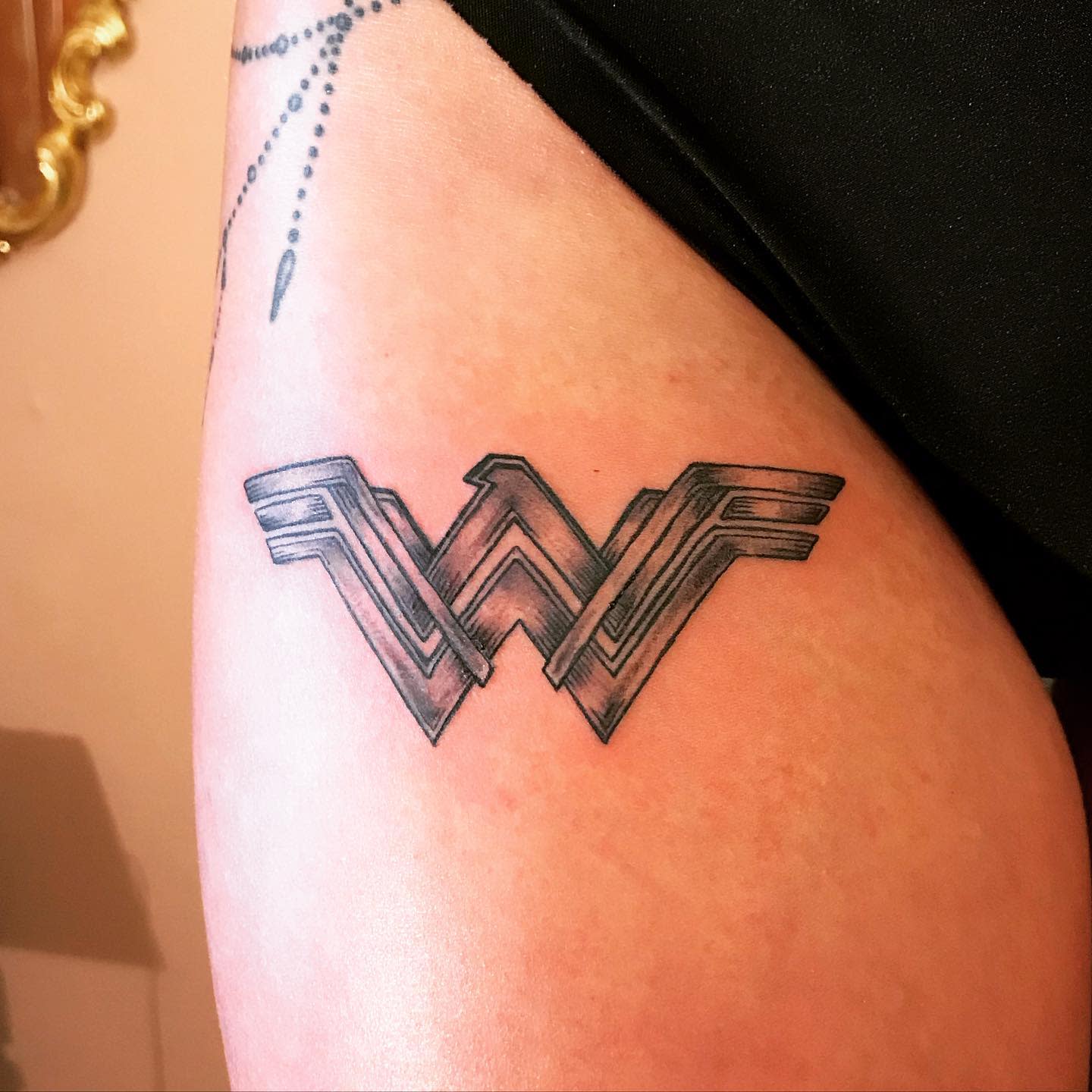Symbol Wonder Woman Tattoo -paul_orsi