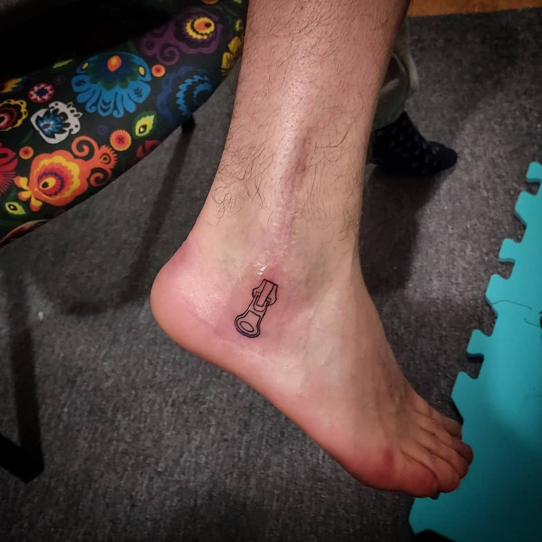 Scar Zipper Tattoo -dziaruszka_tattoo