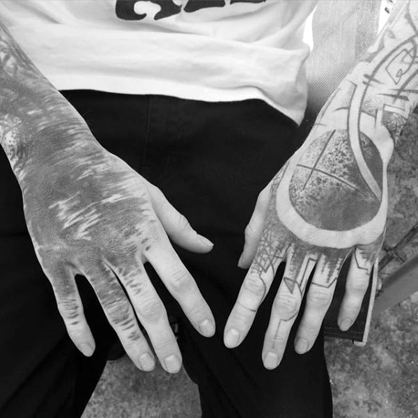 Hand frau tattoo 125 Emotional