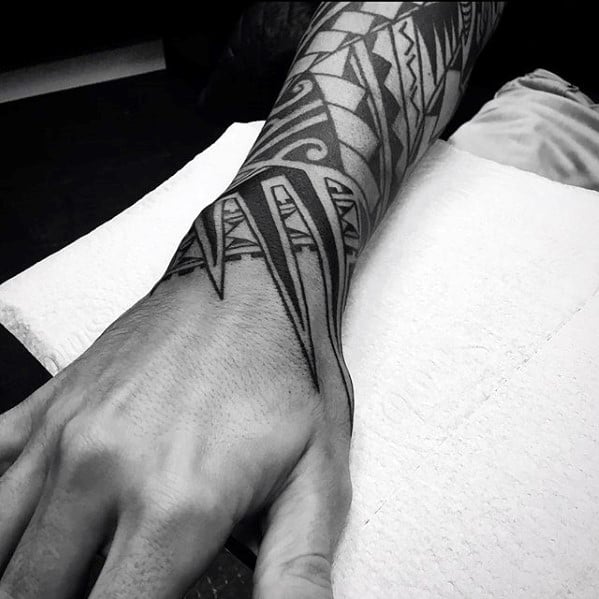 Wrap Around Arm Polynesian Tattoo Design. Stock Vector - Illustration of  drawing, armband: 257141800