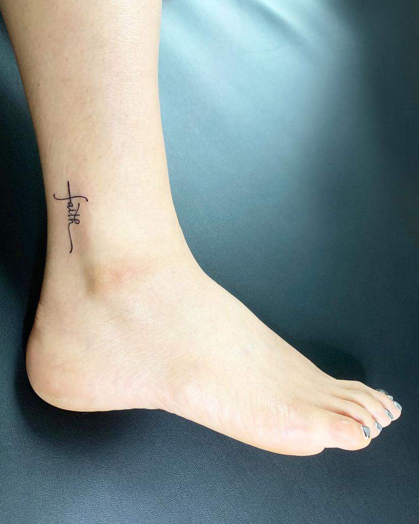 ankle faith cross tattoo tattooist_mii
