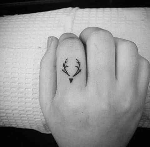 Antler Geometric Tiny Awesome Simple Hand Tattoos For Men