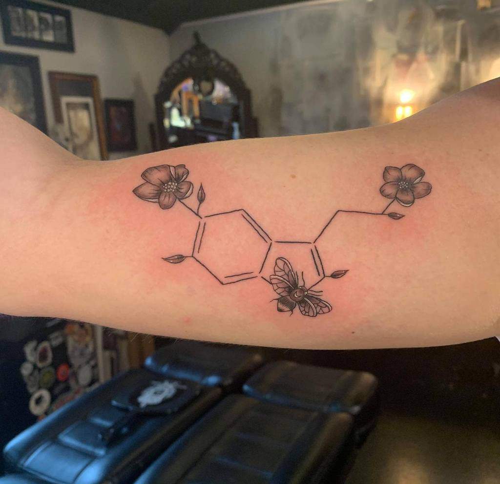 Serotonin and dopamine tattoo  Dopamine tattoo Molecule tattoo Serotonin  tattoo