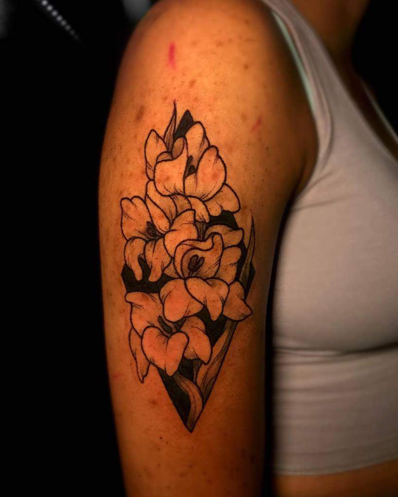 arm geometric flower tattoo wynningtattoos
