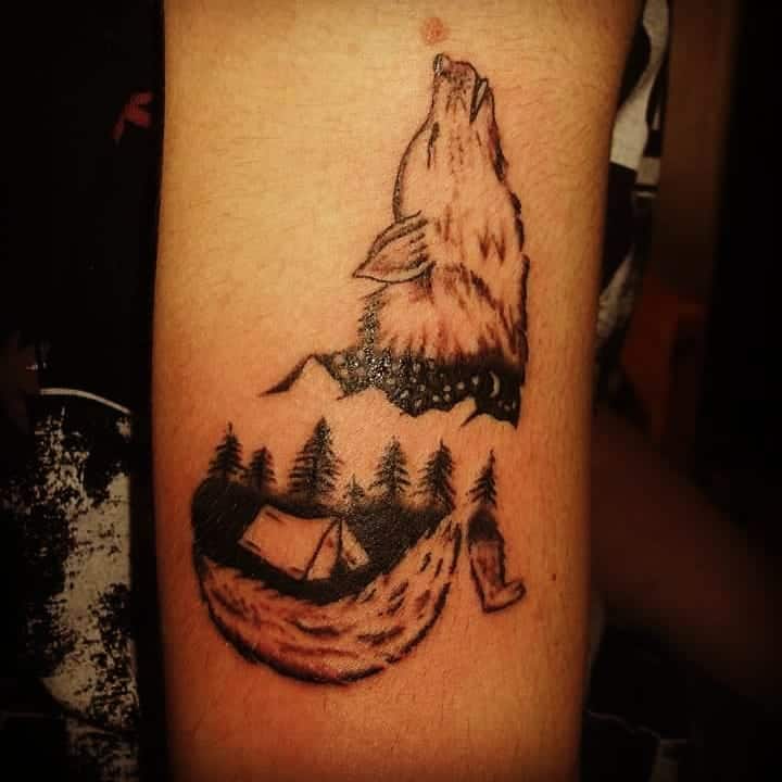 arm howling wolf tattoo casual_unhuman