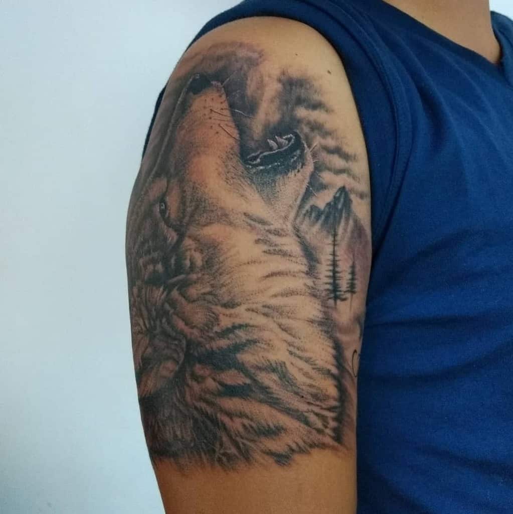 arm howling wolf tattoo paigrado