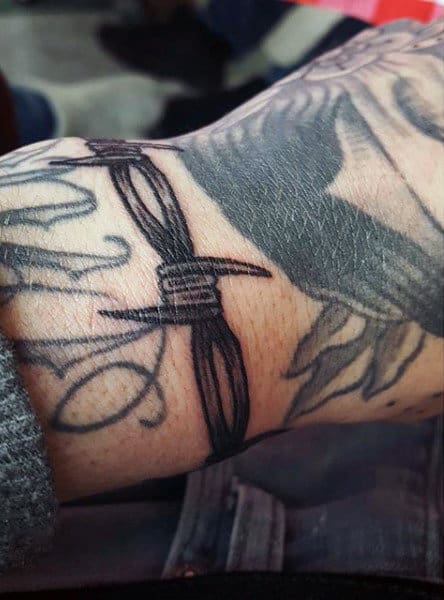 Armband Barbed Wire Male Tattoo Design With Black Ink