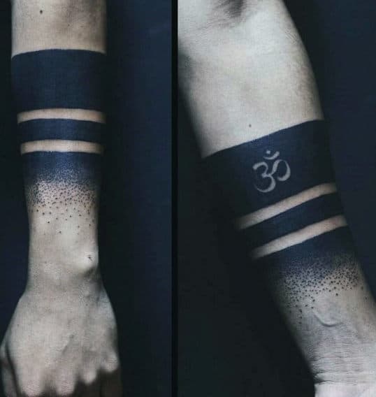 Armband Guys Blackwork Om Tattoos