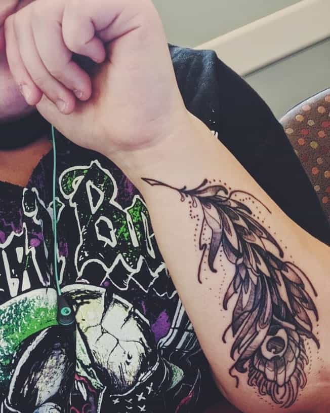 Feather Tattoo | Wrist Tattoo Design for Girls | Flying Birds Tattoo | Mom  Dad Tattoo - YouTube