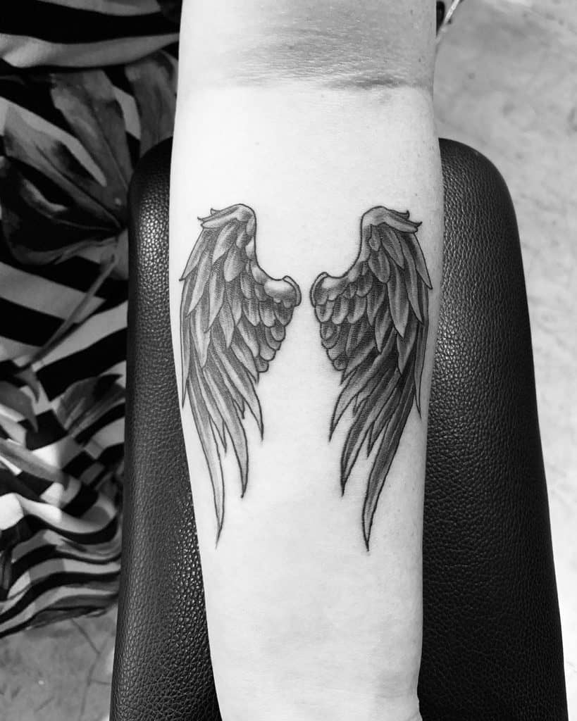 91 Epic Angel Wings Tattoo Ideas