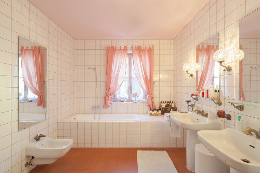 bathroom-curtain-ideas-window-image-1