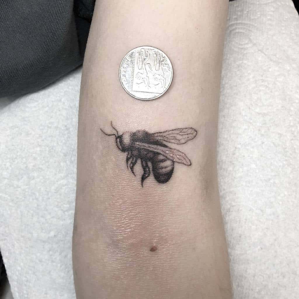 bee-small-single-needle-tattoo-sadcattttttt