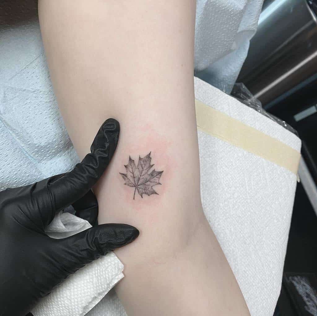 black-grey-maple-leaf-single-needle-tattoo-sogdi92