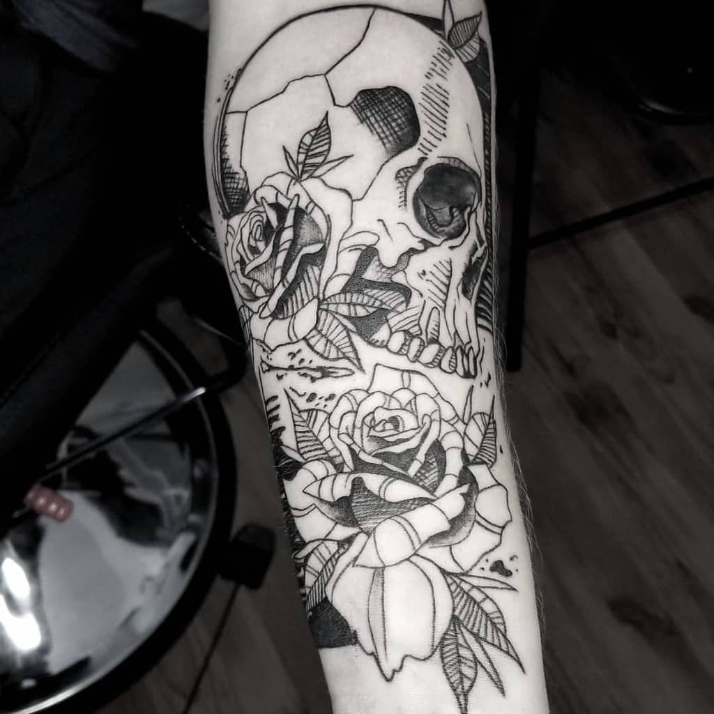 Top 80+ Best Skull and Rose Tattoo Ideas - [2022 Inspiration Guide] - Next  Luxury