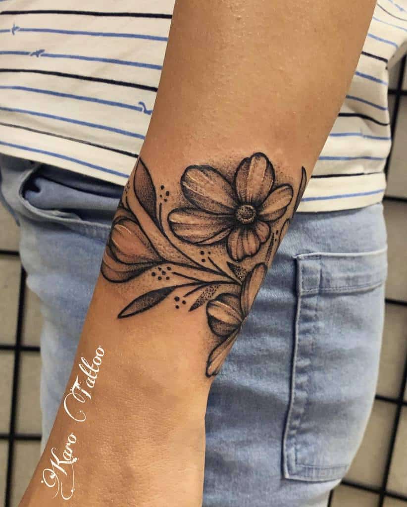 blackwork flower wrist tattoo karo_666
