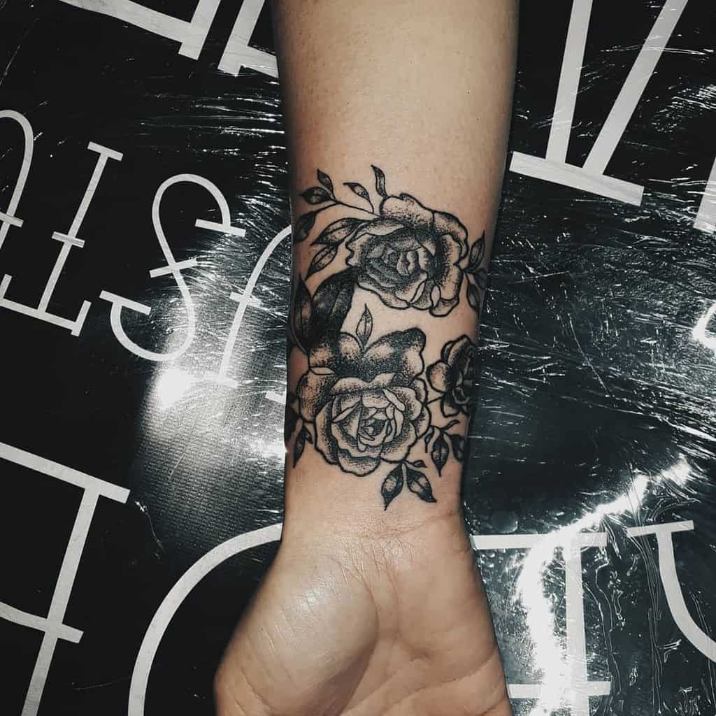 blackwork flower wrist tattoo wredeklooftattoo