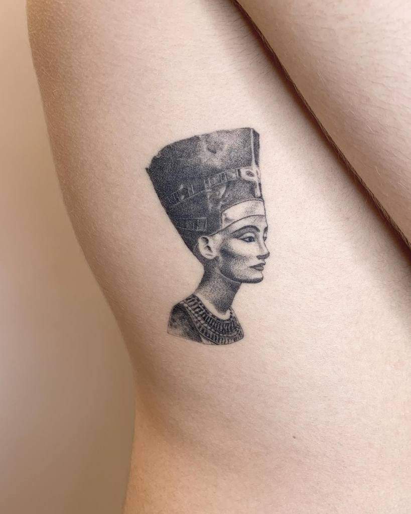 Blackwork Nefertiti Tattoos Veintidos.studio