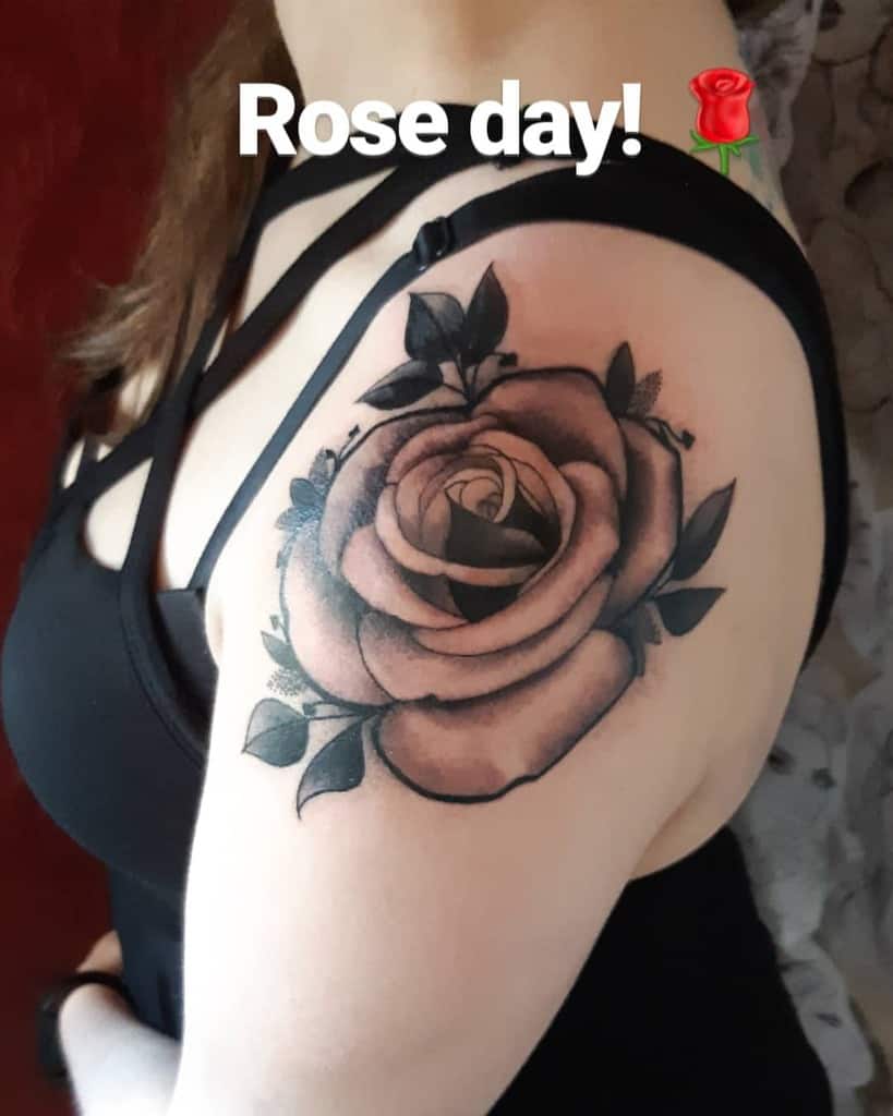 blackwork rose shoulder tattoos jeanasstudio