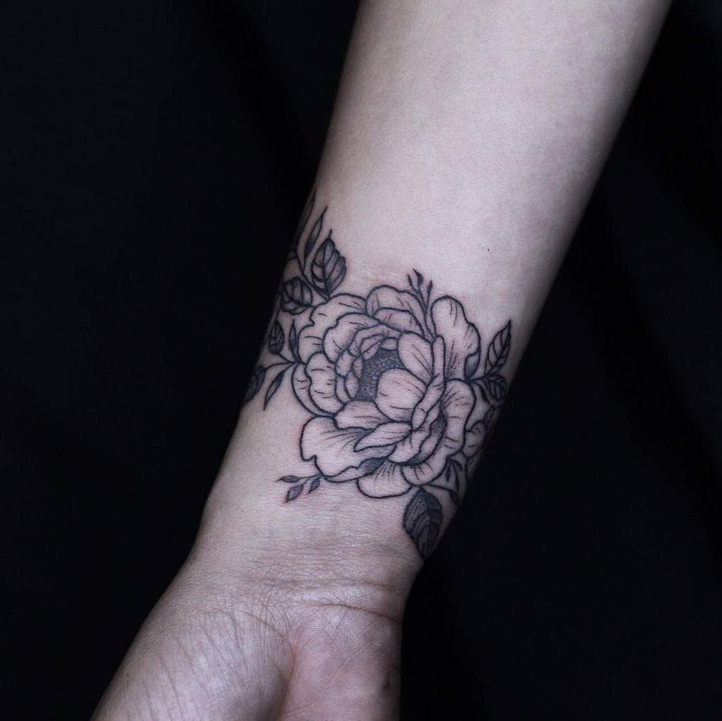 bracelet flower wrist tattoo alemdntattoos