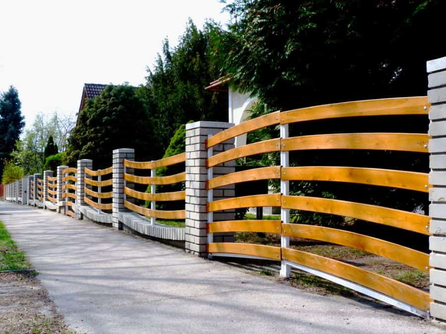 Brick And Wood Fence Ideas (2)