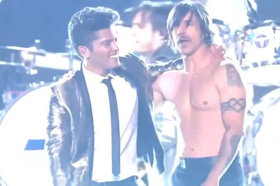 bruno mars and red hot chili peppers performs at super bowl halftime show 2014