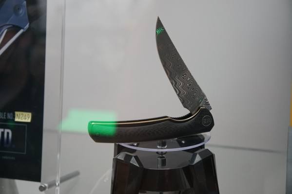 Carbon Fiber Damascus Knife Shot Show 2018